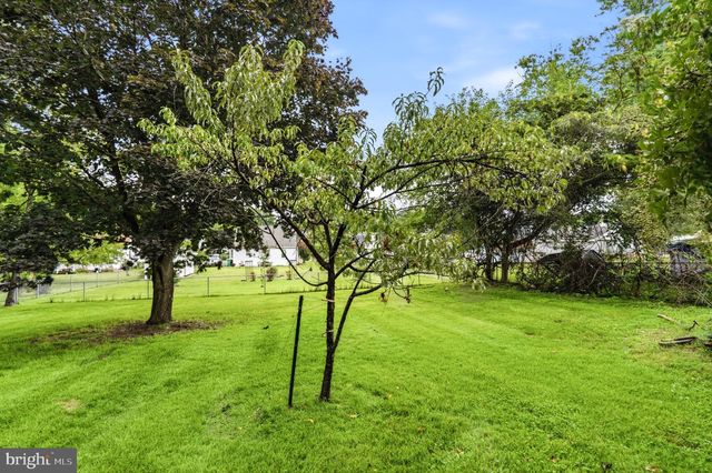 8902 MARQUIS LN, Clinton, MD 20735