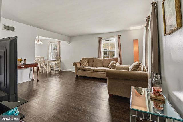 8902 MARQUIS LN, Clinton, MD 20735