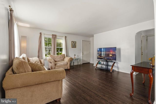 8902 MARQUIS LN, Clinton, MD 20735