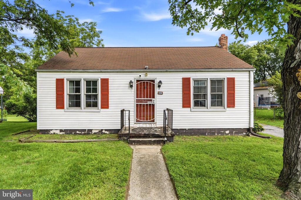8902 MARQUIS LN, Clinton, MD 20735