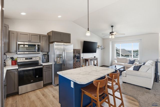 5238 CHALKSTONE CT, Rapid City, SD 57701