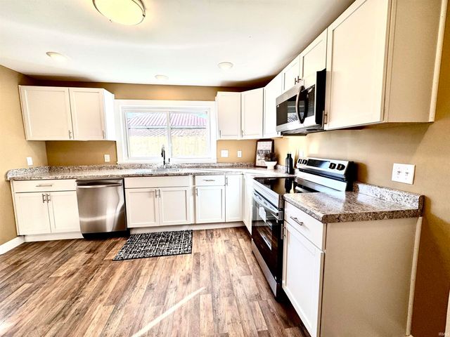 812 Water Street, Boonville, IN 47601