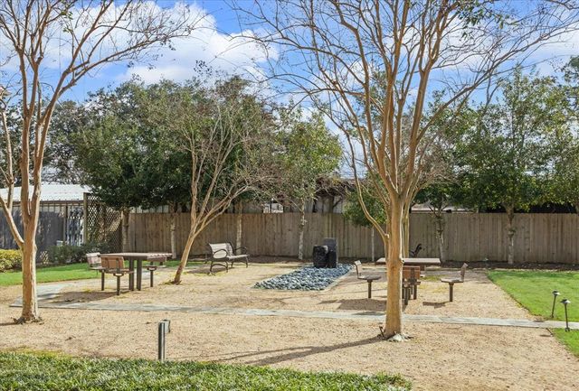 10967 Cannes Memorial Drive, Houston, TX 77043