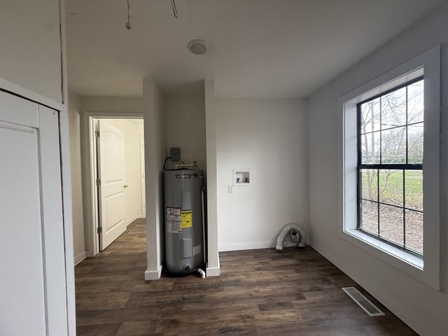 209 W 3rd Ave, Hohenwald, TN 38462