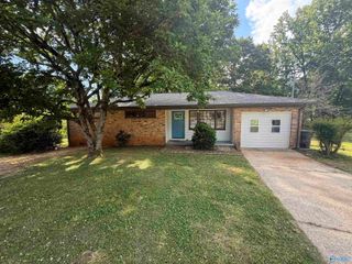 4213 Eastland Drive NW, Huntsville, AL 35810