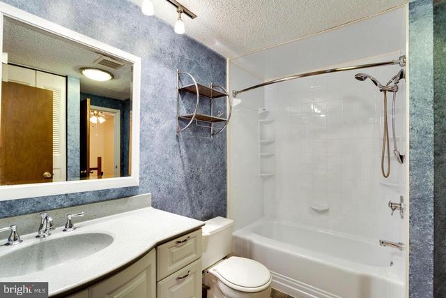 8135 LOVING FOREST CT, Springfield, VA 22153