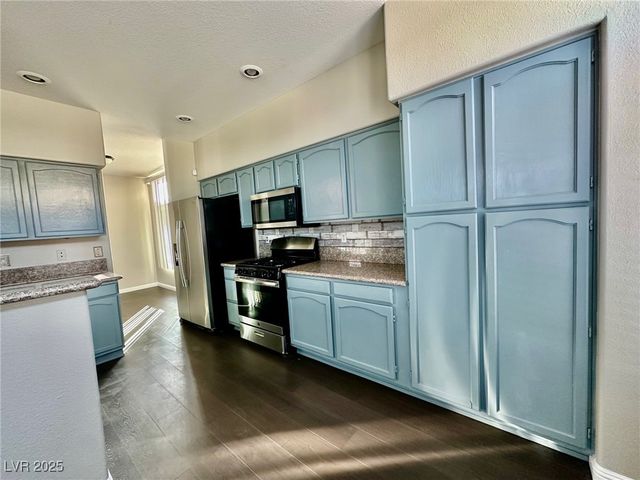 7528 Holloran Court, Las Vegas, NV 89128
