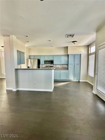 7528 Holloran Court, Las Vegas, NV 89128
