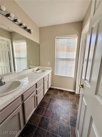 7528 Holloran Court, Las Vegas, NV 89128