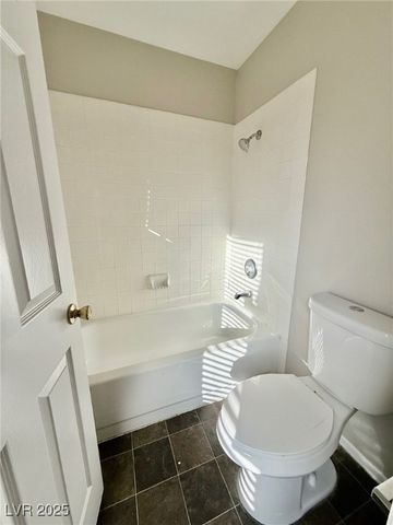 7528 Holloran Court, Las Vegas, NV 89128