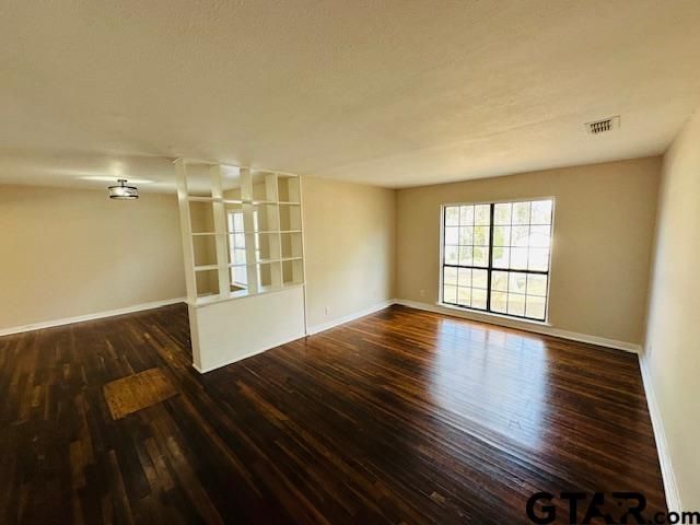 1224 S Azalea Dr, Tyler, TX 75701