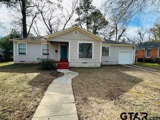 1224 S Azalea Dr, Tyler, TX 75701