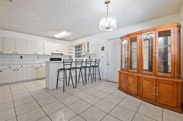 3880 E 8th Ln, Hialeah, FL 33013