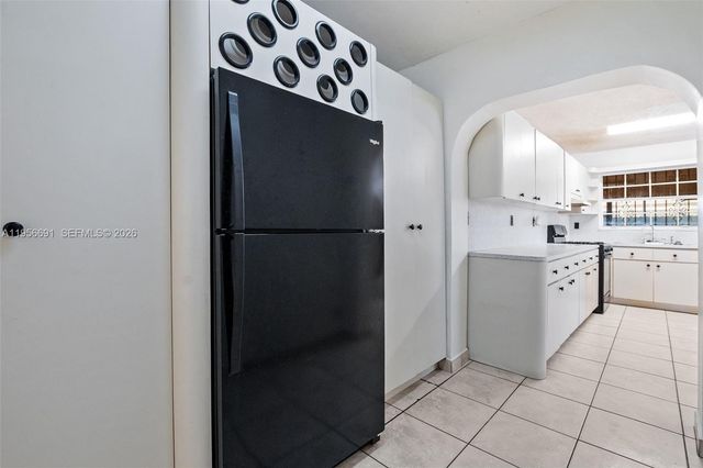 3880 E 8th Ln, Hialeah, FL 33013