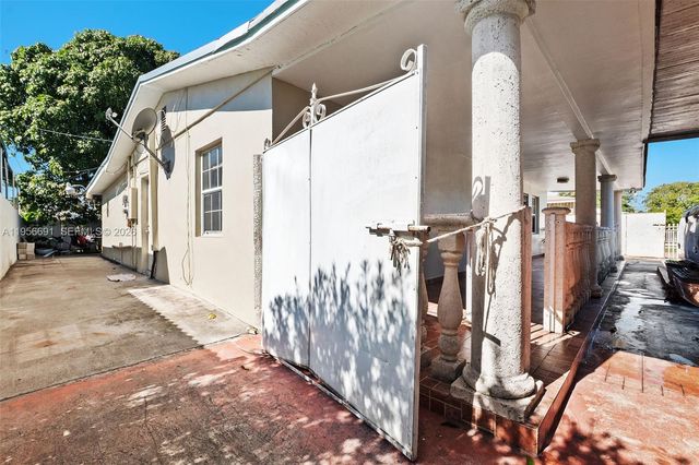 3880 E 8th Ln, Hialeah, FL 33013