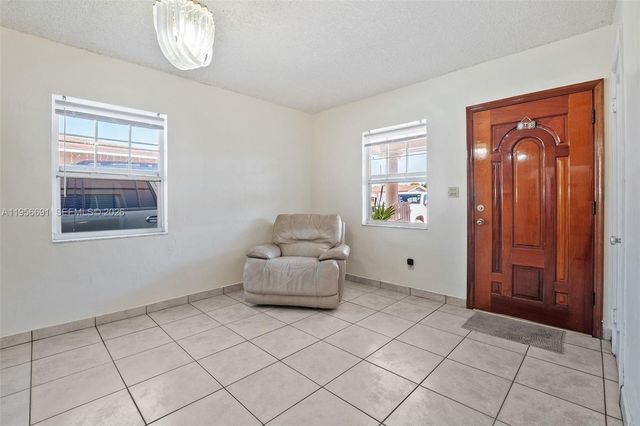 3880 E 8th Ln, Hialeah, FL 33013