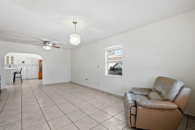 3880 E 8th Ln, Hialeah, FL 33013