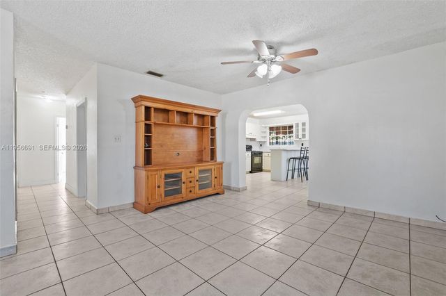 3880 E 8th Ln, Hialeah, FL 33013