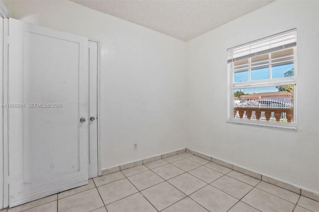 3880 E 8th Ln, Hialeah, FL 33013