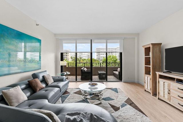 251 Crandon Blvd 325, Key Biscayne, FL 33149