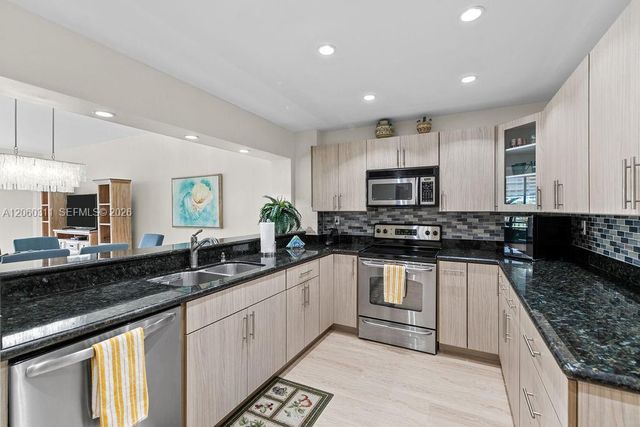 251 Crandon Blvd 325, Key Biscayne, FL 33149