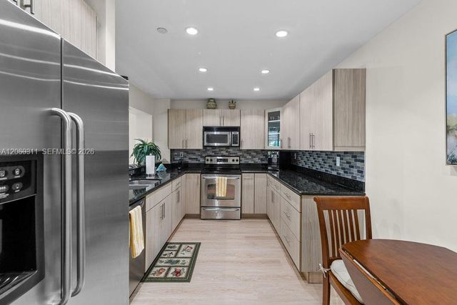 251 Crandon Blvd 325, Key Biscayne, FL 33149