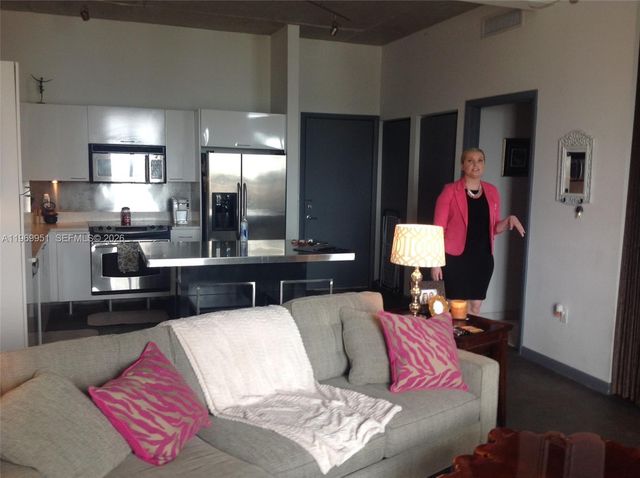 234 NE 3rd St LPH03, Miami, FL 33132