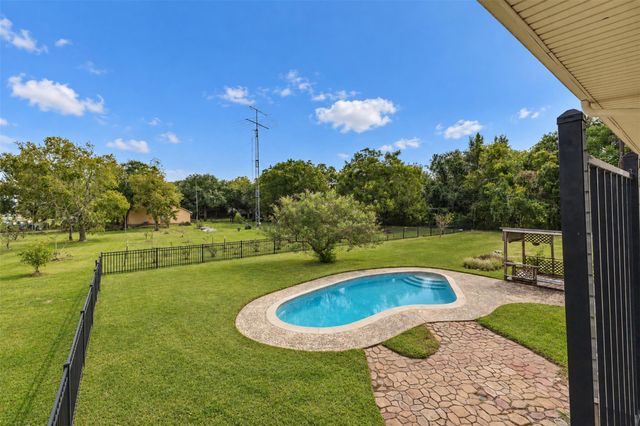 3920 Stewart Road, Kemah, TX 77565
