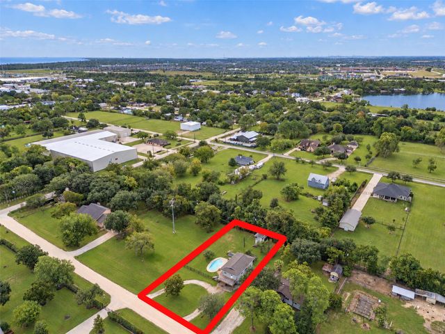 3920 Stewart Road, Kemah, TX 77565