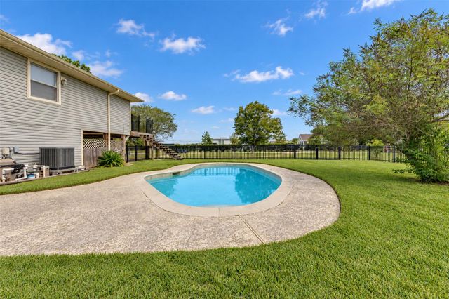 3920 Stewart Road, Kemah, TX 77565