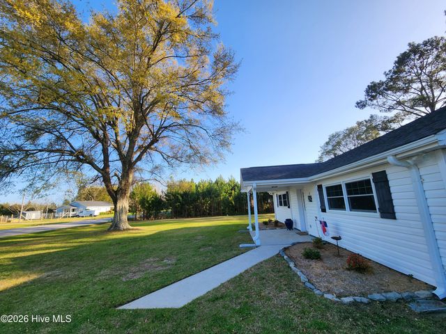 2523 Belgrade Swansboro Road, Maysville, NC 28555