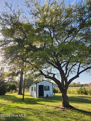 2523 Belgrade Swansboro Road, Maysville, NC 28555