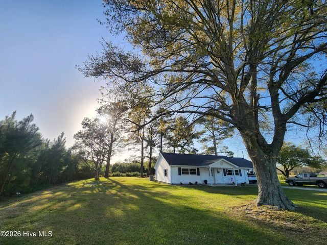 2523 Belgrade Swansboro Road, Maysville, NC 28555