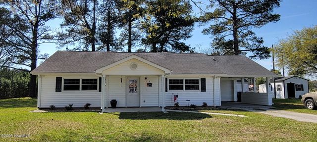 2523 Belgrade Swansboro Road, Maysville, NC 28555