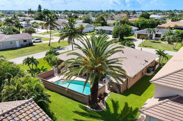 901 SW 51ST TERRACE, Cape Coral, FL 33914