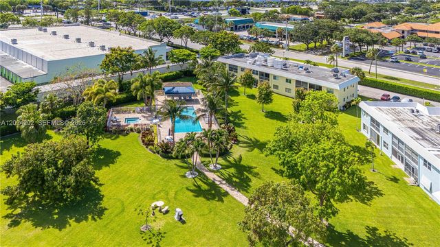 9780 N Marina Boulevard 424, Boca Raton, FL 33428