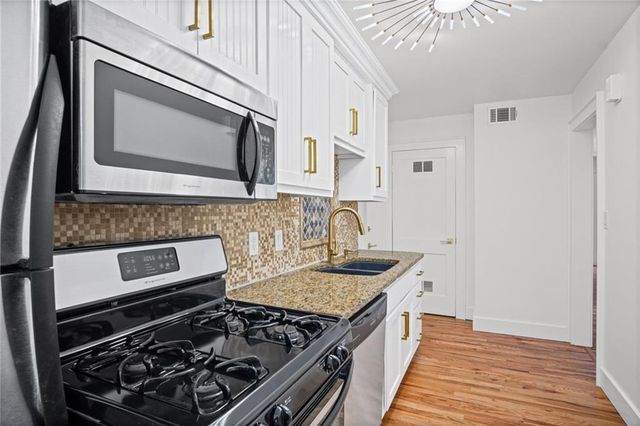 1207 W 45th Street 3E, Kansas City, MO 64111