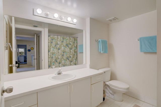 242 VILLAGE Boulevard 2205, Tequesta, FL 33469
