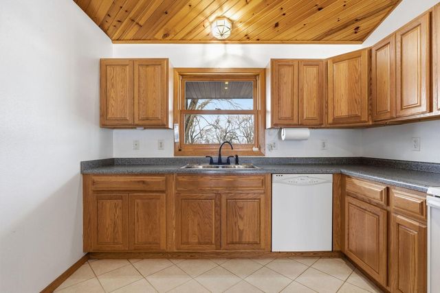 10055 460th Street, Wanamingo, MN 55983