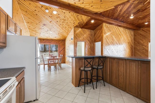 10055 460th Street, Wanamingo, MN 55983