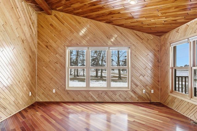 10055 460th Street, Wanamingo, MN 55983