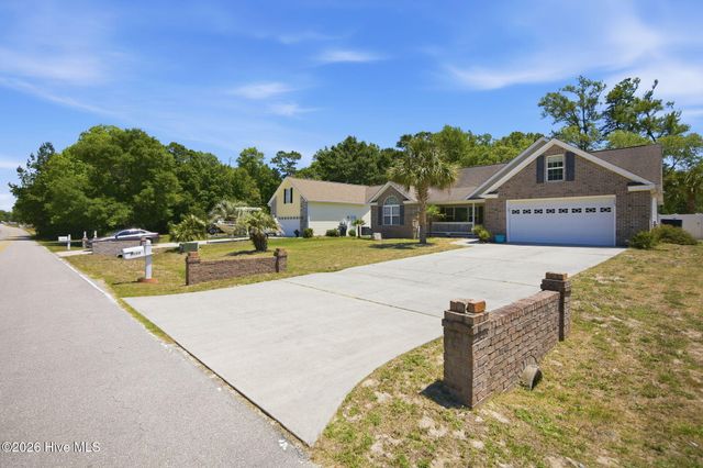 9099 Oak Ridge Plantation Drive SW, Calabash, NC 28467