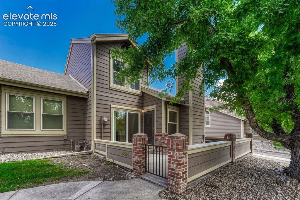 6516 Foxdale Circle, Colorado Springs, CO 80919 — exterior