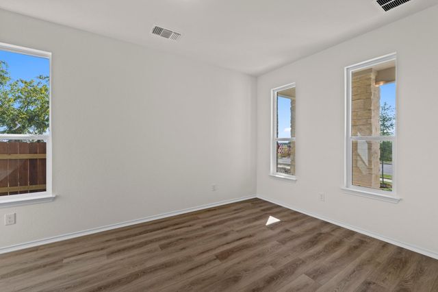 5008 Gragnano DR, Round Rock, TX 78665