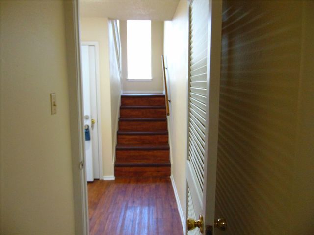 28 Marina CIR, Wimberley, TX 78676
