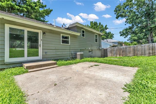 4807 N Wallace Avenue, Kansas City, MO 64119