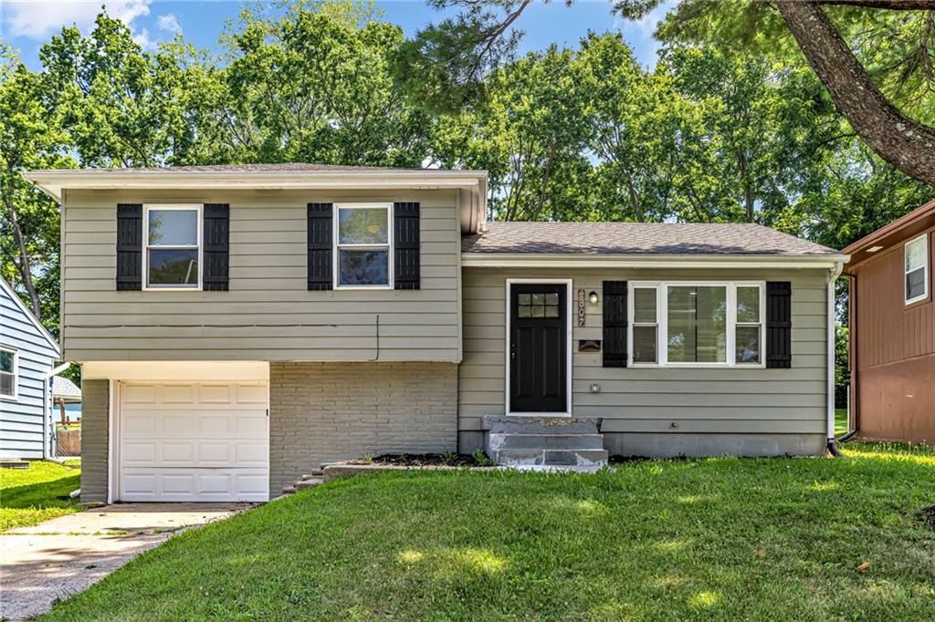 4807 N Wallace Avenue, Kansas City, MO 64119