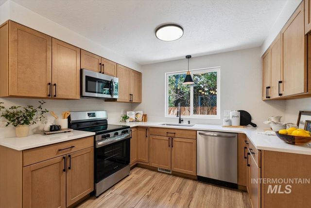 6904 W Bluebird Drive, Boise, ID 83714