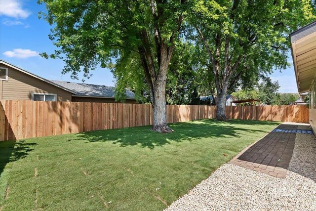 6904 W Bluebird Drive, Boise, ID 83714