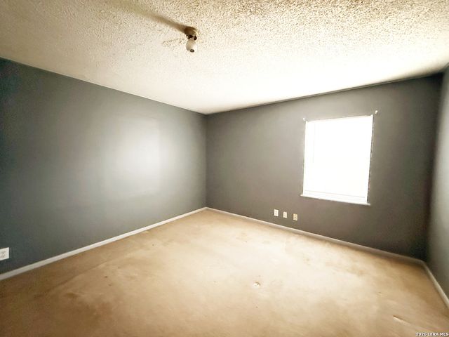 607 N Bowie, Fredericksburg, TX 78624